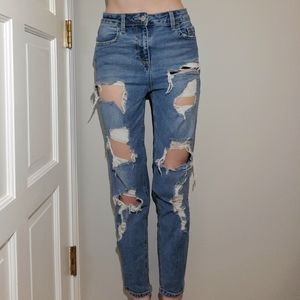 Distressed Boyfriend Jeans